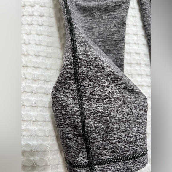 Patagonia Woman’s Heather Grey Centered Yoga Crop Leggings - Picture 14 of 14